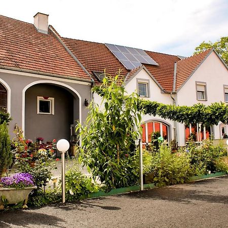 Haus Marianne Hotel Franzhausen Екстериор снимка